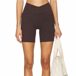 437 four three seven Espresso V shorts